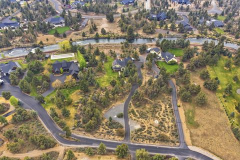 Tiny photo for 63557 Overtree Road, Bend, OR 97701 (MLS # 220220008)