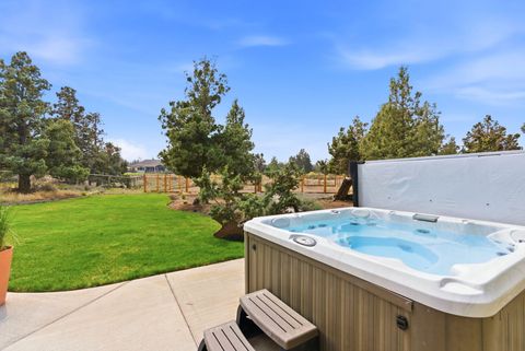 Tiny photo for 63557 Overtree Road, Bend, OR 97701 (MLS # 220220008)