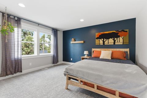 Tiny photo for 63557 Overtree Road, Bend, OR 97701 (MLS # 220220008)