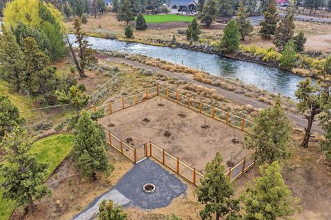 Tiny photo for 63557 Overtree Road, Bend, OR 97701 (MLS # 220220008)