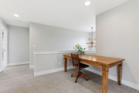 Tiny photo for 63557 Overtree Road, Bend, OR 97701 (MLS # 220220008)