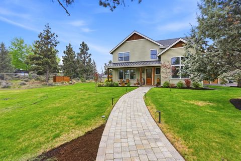 Tiny photo for 63557 Overtree Road, Bend, OR 97701 (MLS # 220220008)