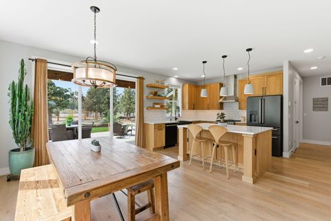 Tiny photo for 63557 Overtree Road, Bend, OR 97701 (MLS # 220220008)