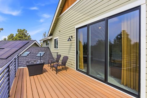 Tiny photo for 63557 Overtree Road, Bend, OR 97701 (MLS # 220220008)