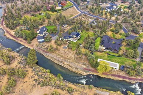 Tiny photo for 63557 Overtree Road, Bend, OR 97701 (MLS # 220220008)
