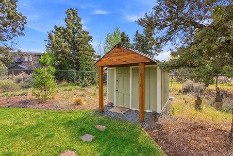 Tiny photo for 63557 Overtree Road, Bend, OR 97701 (MLS # 220220008)