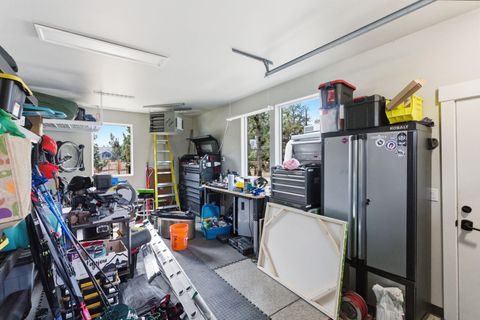 Tiny photo for 63557 Overtree Road, Bend, OR 97701 (MLS # 220220008)