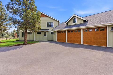 Tiny photo for 63557 Overtree Road, Bend, OR 97701 (MLS # 220220008)