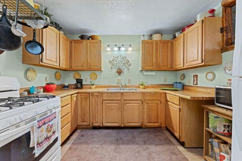 Tiny photo for 755 Rough Ready Creek Road, OBrien, OR 97534 (MLS # 220219633)