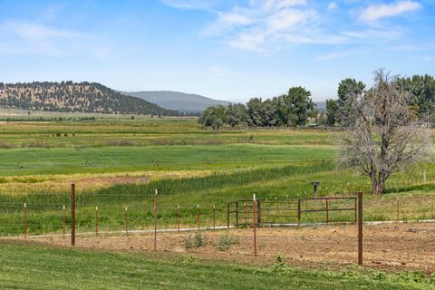 Tiny photo for 7122 E Langell Valley Road, Bonanza, OR 97623 (MLS # 220209849)