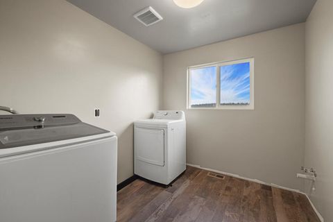 Tiny photo for 7122 E Langell Valley Road, Bonanza, OR 97623 (MLS # 220209849)