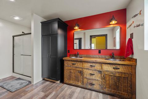 Tiny photo for 7122 E Langell Valley Road, Bonanza, OR 97623 (MLS # 220209849)