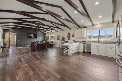 Tiny photo for 7122 E Langell Valley Road, Bonanza, OR 97623 (MLS # 220209849)