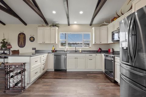 Tiny photo for 7122 E Langell Valley Road, Bonanza, OR 97623 (MLS # 220209849)