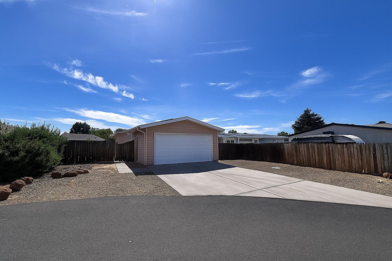 834 NE Paiute Court