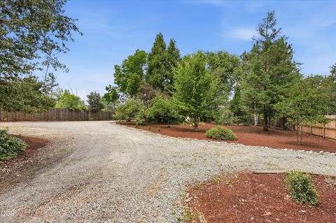 Tiny photo for 2298 Camp Baker Road, Medford, OR 97501 (MLS # 220224378)