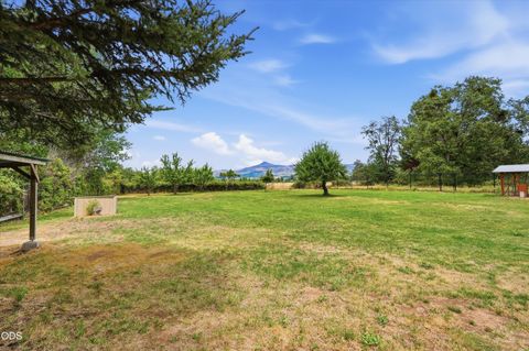 Tiny photo for 2298 Camp Baker Road, Medford, OR 97501 (MLS # 220224378)