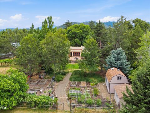 Tiny photo for 2298 Camp Baker Road, Medford, OR 97501 (MLS # 220224378)
