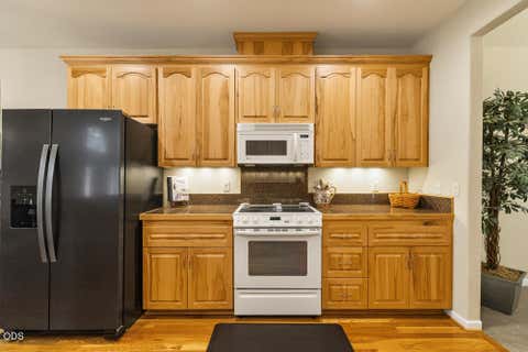 Tiny photo for 10847 Kestrel Road, Klamath Falls, OR 97601 (MLS # 220226911)