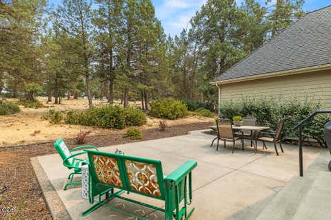 Tiny photo for 10847 Kestrel Road, Klamath Falls, OR 97601 (MLS # 220226911)