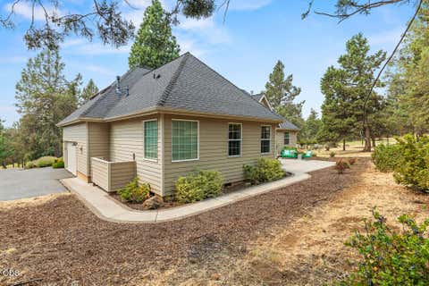 Tiny photo for 10847 Kestrel Road, Klamath Falls, OR 97601 (MLS # 220226911)