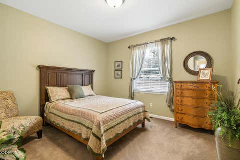 Tiny photo for 10847 Kestrel Road, Klamath Falls, OR 97601 (MLS # 220226911)