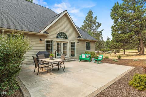 Tiny photo for 10847 Kestrel Road, Klamath Falls, OR 97601 (MLS # 220226911)