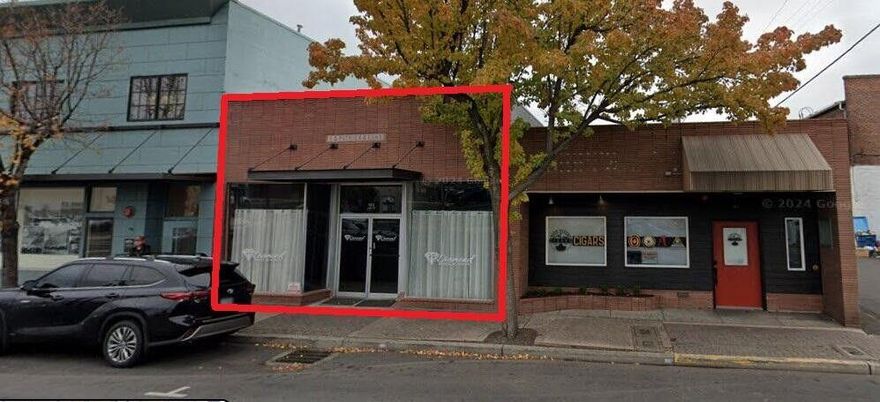 Rare, 2,100sf downtown Redmond core area retail/professional office space available for lease. Space is available July 1, 2025. Space has an open floorplan. Previous tenant was a dance studio. Demising wall in back for in/suite restroom and office/storage area. Off street parking is available in City lot, 1/2 block to the South. On street parking generally available on Evergreen. One block to SCP Redmond Hotel, restaurants, coffee and other services. Lease rate is $1.65/sf plus $.35NNN estimated. Water/sewer/garbage prorated and billed separately. Power separately metered and paid by tenant. Electric ductless HVAC. Tenant improvements are the responsibility of Lessee. Common wall with apartments. Prefer tenant with lower noise level.