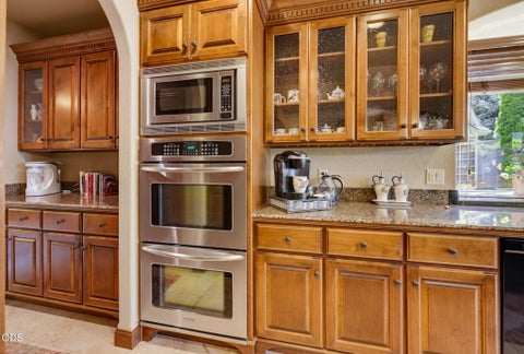 Tiny photo for 635 Seventh Fairway Drive, Medford, OR 97504 (MLS # 220223654)