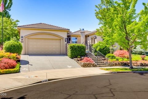 Tiny photo for 635 Seventh Fairway Drive, Medford, OR 97504 (MLS # 220223654)