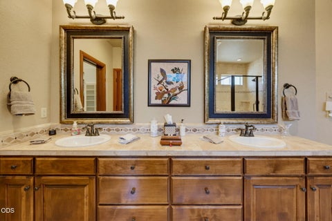 Tiny photo for 635 Seventh Fairway Drive, Medford, OR 97504 (MLS # 220223654)
