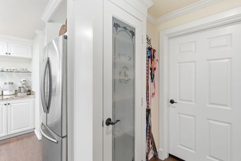 Tiny photo for 201 Hoffman Way, Grants Pass, OR 97526 (MLS # 220219682)