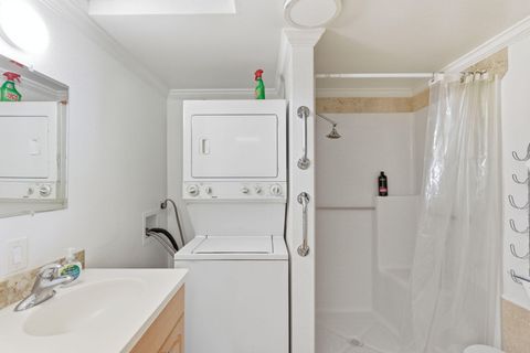 Tiny photo for 201 Hoffman Way, Grants Pass, OR 97526 (MLS # 220219682)