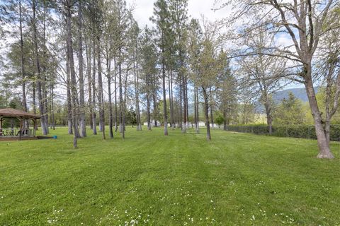 Tiny photo for 201 Hoffman Way, Grants Pass, OR 97526 (MLS # 220219682)