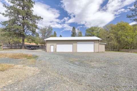 Tiny photo for 201 Hoffman Way, Grants Pass, OR 97526 (MLS # 220219682)