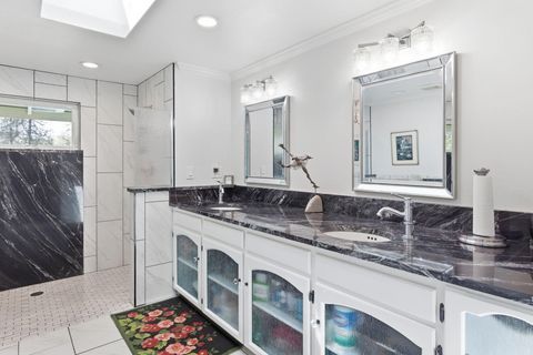 Tiny photo for 201 Hoffman Way, Grants Pass, OR 97526 (MLS # 220219682)