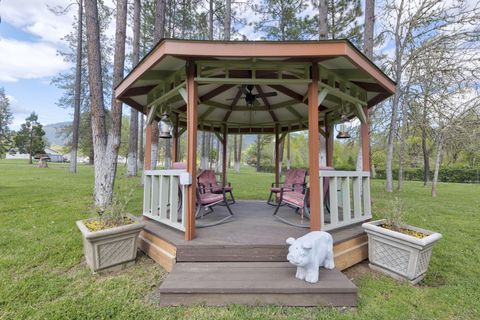 Tiny photo for 201 Hoffman Way, Grants Pass, OR 97526 (MLS # 220219682)