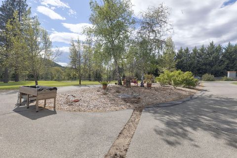 Tiny photo for 201 Hoffman Way, Grants Pass, OR 97526 (MLS # 220219682)