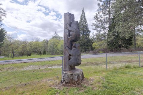 Tiny photo for 201 Hoffman Way, Grants Pass, OR 97526 (MLS # 220219682)