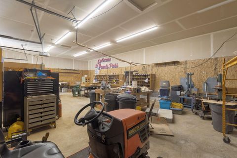 Tiny photo for 201 Hoffman Way, Grants Pass, OR 97526 (MLS # 220219682)