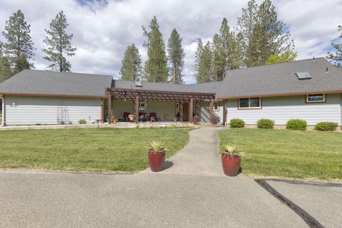 Tiny photo for 201 Hoffman Way, Grants Pass, OR 97526 (MLS # 220219682)