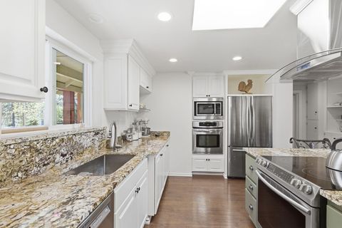 Tiny photo for 201 Hoffman Way, Grants Pass, OR 97526 (MLS # 220219682)