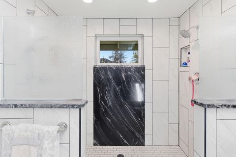 Tiny photo for 201 Hoffman Way, Grants Pass, OR 97526 (MLS # 220219682)
