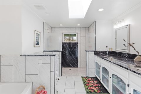 Tiny photo for 201 Hoffman Way, Grants Pass, OR 97526 (MLS # 220219682)