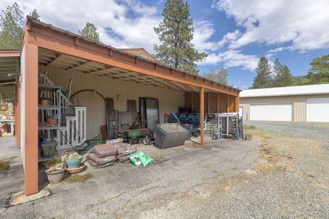 Tiny photo for 201 Hoffman Way, Grants Pass, OR 97526 (MLS # 220219682)