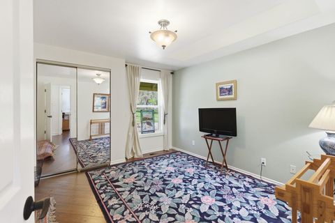 Tiny photo for 201 Hoffman Way, Grants Pass, OR 97526 (MLS # 220219682)