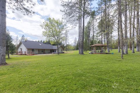 Tiny photo for 201 Hoffman Way, Grants Pass, OR 97526 (MLS # 220219682)