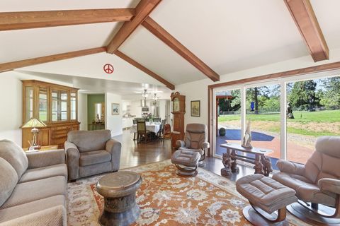 Tiny photo for 201 Hoffman Way, Grants Pass, OR 97526 (MLS # 220219682)