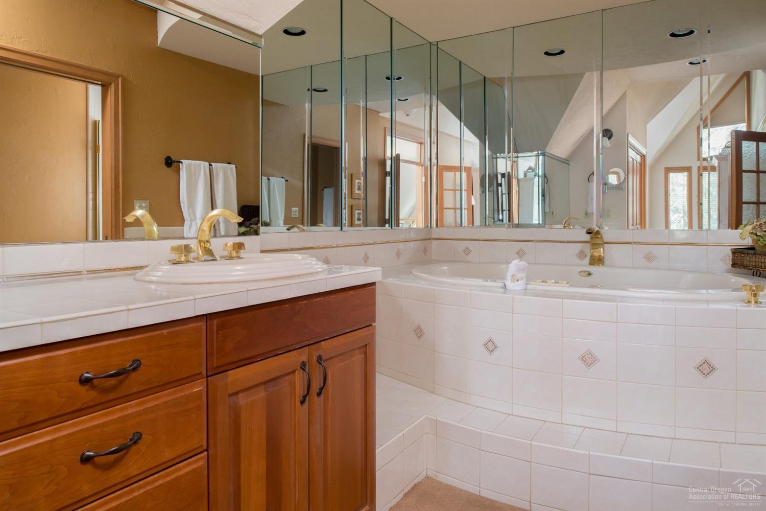 StoneTH - Residential