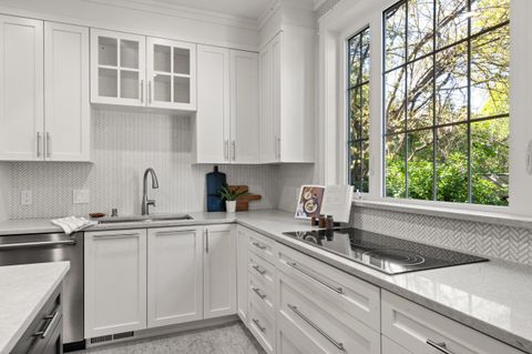 Tiny photo for 1625 Peachey Road, Ashland, OR 97520 (MLS # 220220059)